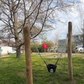 Bild vom Spielplatz anzeigen.