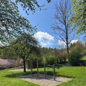 Bild vom Spielplatz anzeigen.