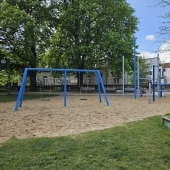 Bild vom Spielplatz anzeigen.