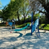 Bild vom Spielplatz anzeigen.