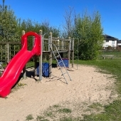 Bild vom Spielplatz anzeigen.