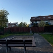 Bild vom Spielplatz anzeigen.