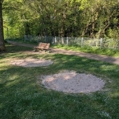 Bild vom Spielplatz anzeigen.