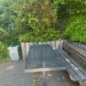 Bild vom Spielplatz anzeigen.
