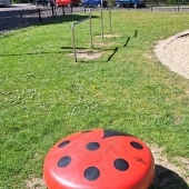 Bild vom Spielplatz anzeigen.