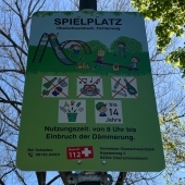 Bild vom Spielplatz anzeigen.