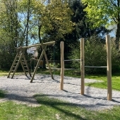 Bild vom Spielplatz anzeigen.