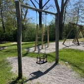Bild vom Spielplatz anzeigen.