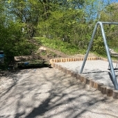 Bild vom Spielplatz anzeigen.