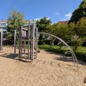 Bild vom Spielplatz anzeigen.