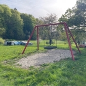 Bild vom Spielplatz anzeigen.