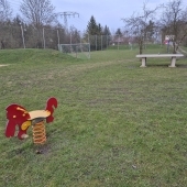 Bild vom Spielplatz anzeigen.