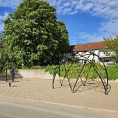 Bild vom Spielplatz anzeigen.