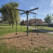 Bild vom Spielplatz anzeigen.