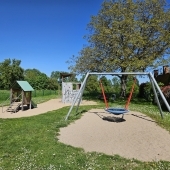 Bild vom Spielplatz anzeigen.