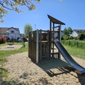 Bild vom Spielplatz anzeigen.