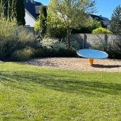 Bild vom Spielplatz anzeigen.