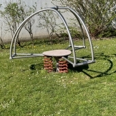 Bild vom Spielplatz anzeigen.