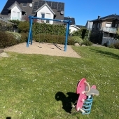 Bild vom Spielplatz anzeigen.