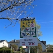 Bild vom Spielplatz anzeigen.