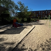 Bild vom Spielplatz anzeigen.