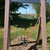 Bild vom Spielplatz anzeigen.