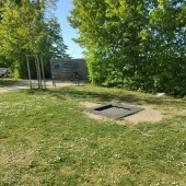 Bild vom Spielplatz anzeigen.