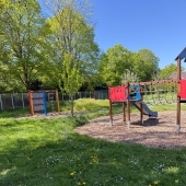 Bild vom Spielplatz anzeigen.