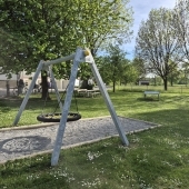 Bild vom Spielplatz anzeigen.