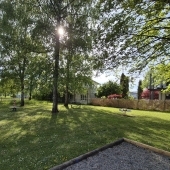 Bild vom Spielplatz anzeigen.