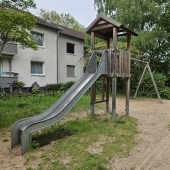 Bild vom Spielplatz anzeigen.