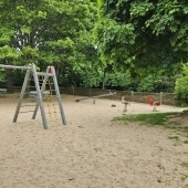 Bild vom Spielplatz anzeigen.