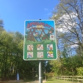 Bild vom Spielplatz anzeigen.
