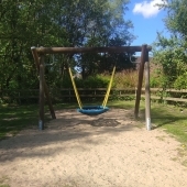 Bild vom Spielplatz anzeigen.
