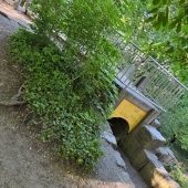 Bild vom Spielplatz anzeigen.