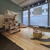 Bild vom Spielplatz anzeigen.