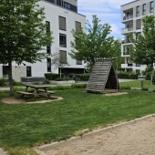 Bild vom Spielplatz anzeigen.