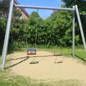 Bild vom Spielplatz anzeigen.