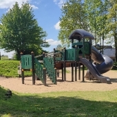 Bild vom Spielplatz anzeigen.