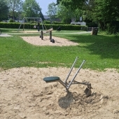 Bild vom Spielplatz anzeigen.