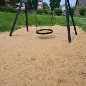 Bild vom Spielplatz anzeigen.