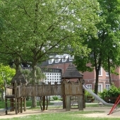 Bild vom Spielplatz anzeigen.