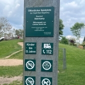 Bild vom Spielplatz anzeigen.
