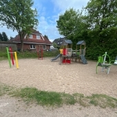 Bild vom Spielplatz anzeigen.