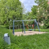 Bild vom Spielplatz anzeigen.