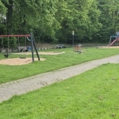 Bild vom Spielplatz anzeigen.