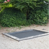 Bild vom Spielplatz anzeigen.