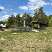 Bild vom Spielplatz anzeigen.