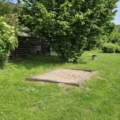 Bild vom Spielplatz anzeigen.