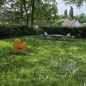 Bild vom Spielplatz anzeigen.